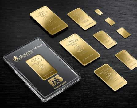  Goldbarren in verschiedenen Größen