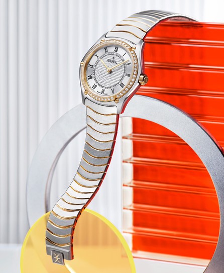  Elegante Damenuhr mit silber-goldenem Armband